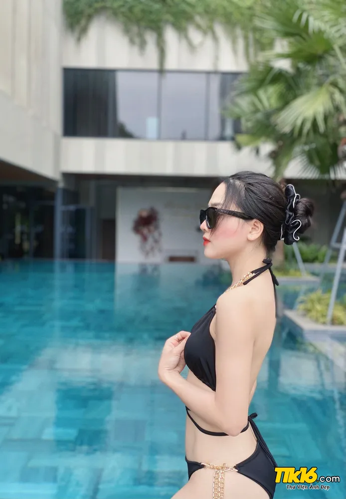 Ảnh Lan Anh Hà mặc bikini